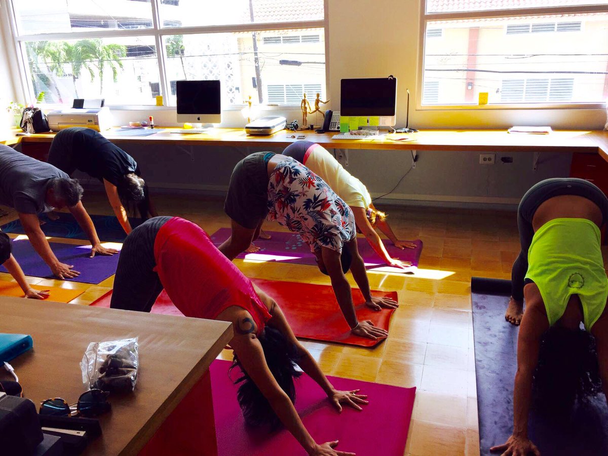addictionpr's tweet photo. Cerramos el #NationalYogaMonth con una seisón energizante y buenas intenciones. Las ideas fluyen. ¡Nam-ad-ste! #addictionpr #yogamonth https://t.co/DxMuGf0s36