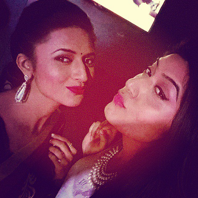 Pooja19991's tweet photo. @mirza_shireen @Divyanka_T My pretty ladiessssss!!!! Plzzzz post some #divreen selfies!!! Miss u guys!!!😍😍😍😘😘😘😘 https://t.co/WSNuI8gJ53
