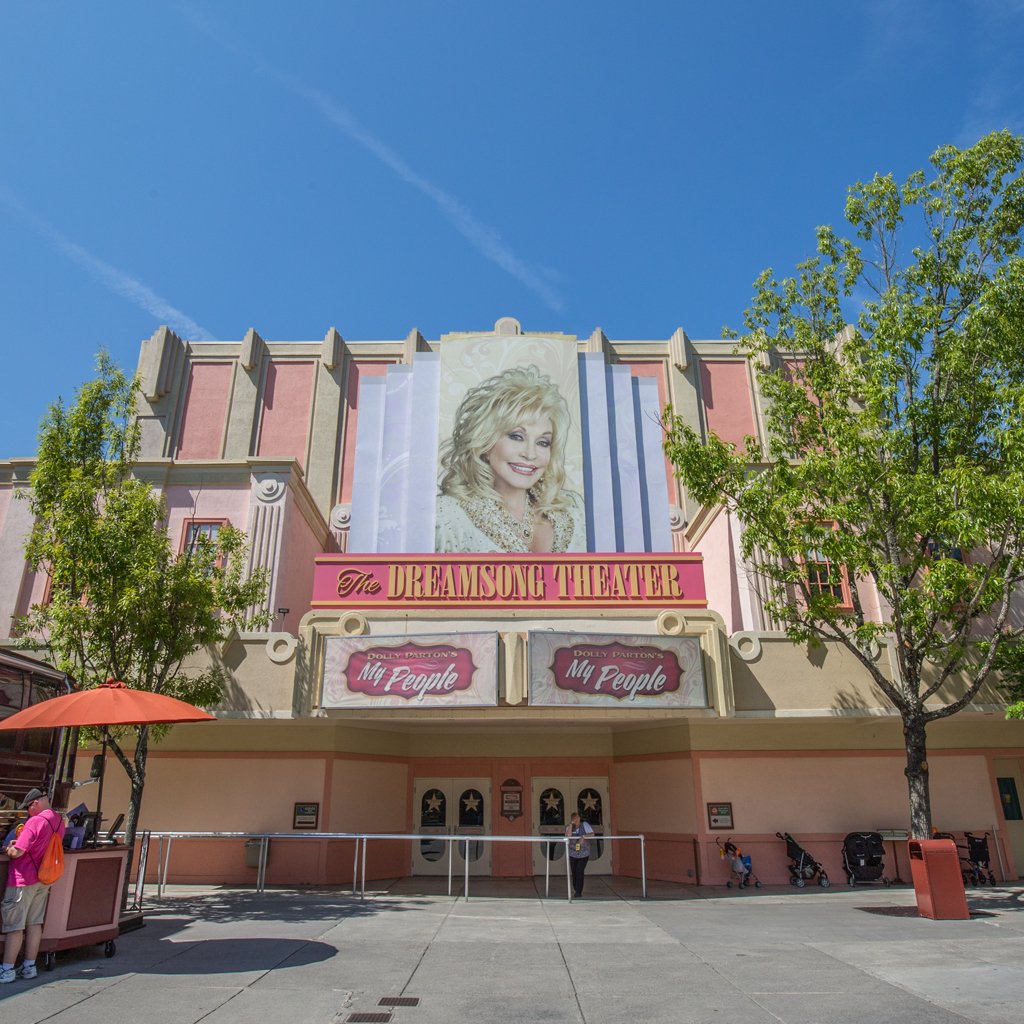 SmokyMountains.com tweet media