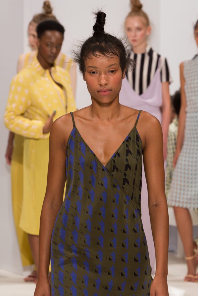 vrn_sh's tweet photo. Thank you @Sunna_Naseer & @whosjacklondon for the wonderful write up on our new season! #runlabel #fashionscout #LFW
https://t.co/V1n9nUSK0c https://t.co/7Ptm6p8ECq