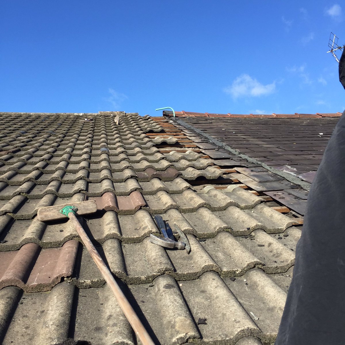 ChildwallRoof's tweet photo. New Icopal premium green mineral torch on felt break supplied to a customer with long standing roof problems in #L15 yesterday #smallbiz https://t.co/FDmaUVoIJl