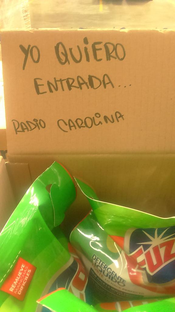 MillHenriquez's tweet photo. Pasando la hora en la pega con @RadioCarolina en #sacandolavuelta con @pelaorodrigorc.. Quiero entraditas https://t.co/ohX0Zj5B6y