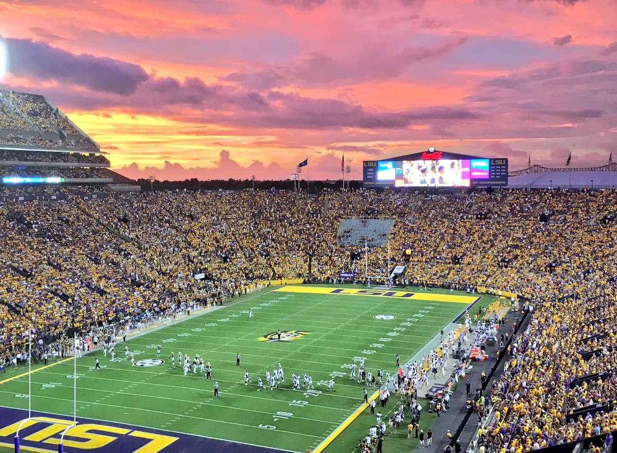 LLefty18's tweet photo. Can't wait to show some potential🐯🐯🐯🐯🐯 what this place is all about! #MadeforLSU #ChampionsareMADEhere https://t.co/7P97Tn8Dww
