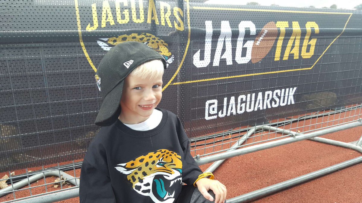 CovJet's tweet photo. Having a fantastic day @JaguarsUK ! Little man is so happy! #happyDadtoo https://t.co/dBPliEX5Tx