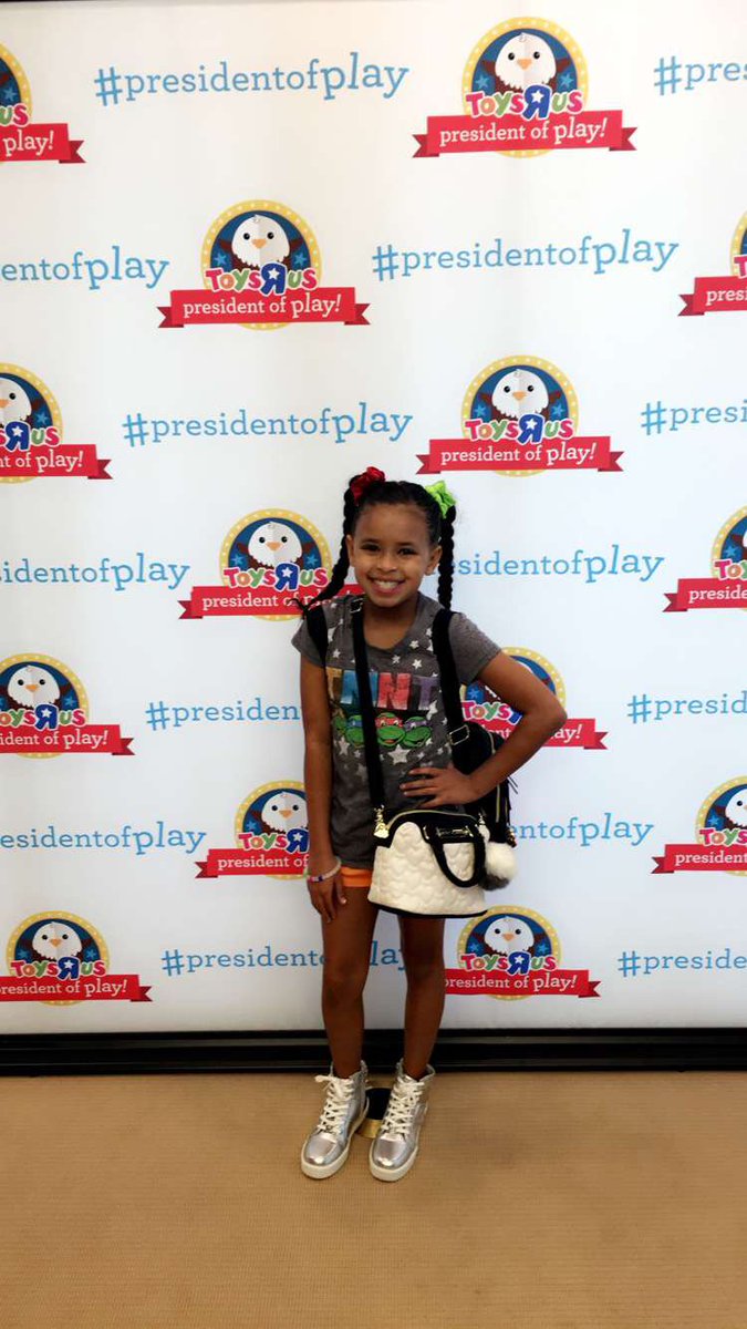 alliecoreyfox13's tweet photo. Just found out winner of #PresidentOfPlay will be announced 10-10 Still rooting for Ariana Gentry from Swansea! #truelectionariana @ToysRUs https://t.co/ui1v3xgtpL