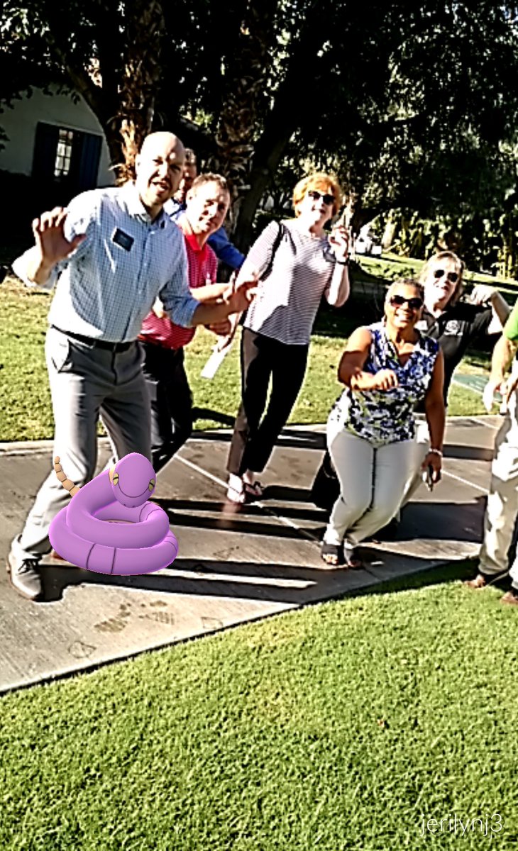 JerilynCRVL's tweet photo. Pokemon Go ! #PM2016 😂 https://t.co/fV4Z7eBjd6