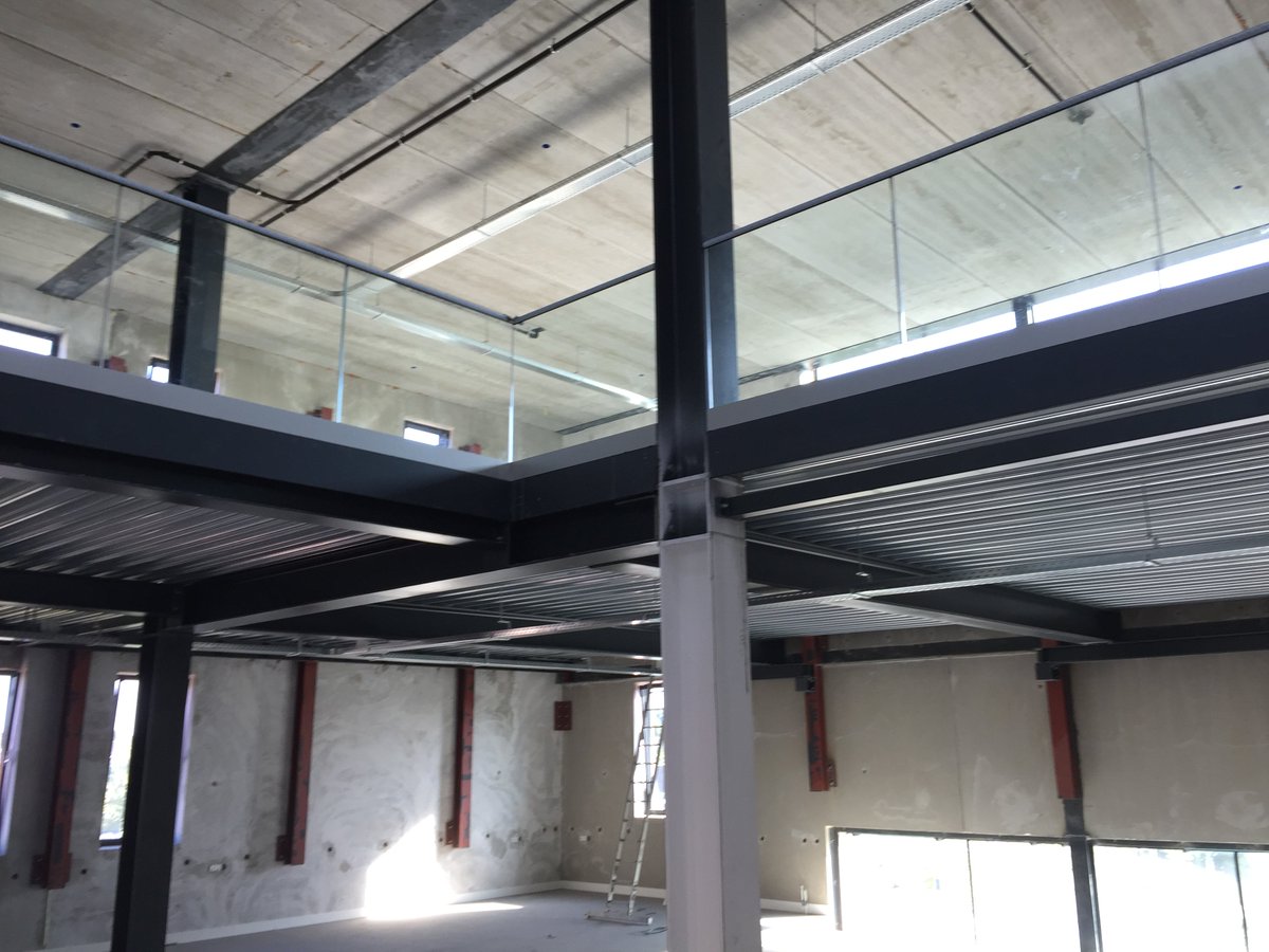 Huurders kloppen aan de deur van het Balengebouw te Enschede! Meer info: somis.nl/?module=bmV3cw… #Enschede #verhuur #huurdersgezocht