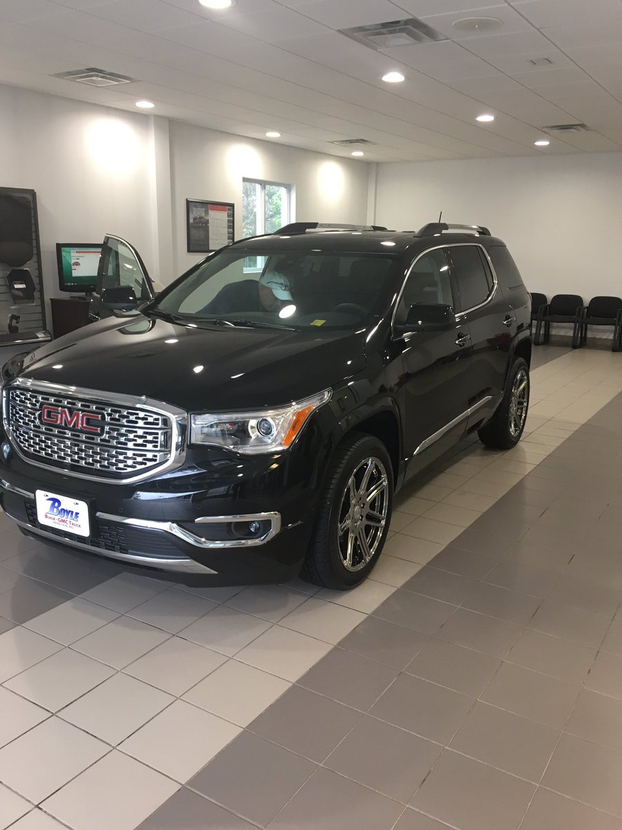 Voguetyremd's tweet photo. Another Happy Boyle Customer with his new 2017 Acadia #boyleloyal #voguetyremd @boylebuickgmc #VT379 https://t.co/IS6EaN1rff