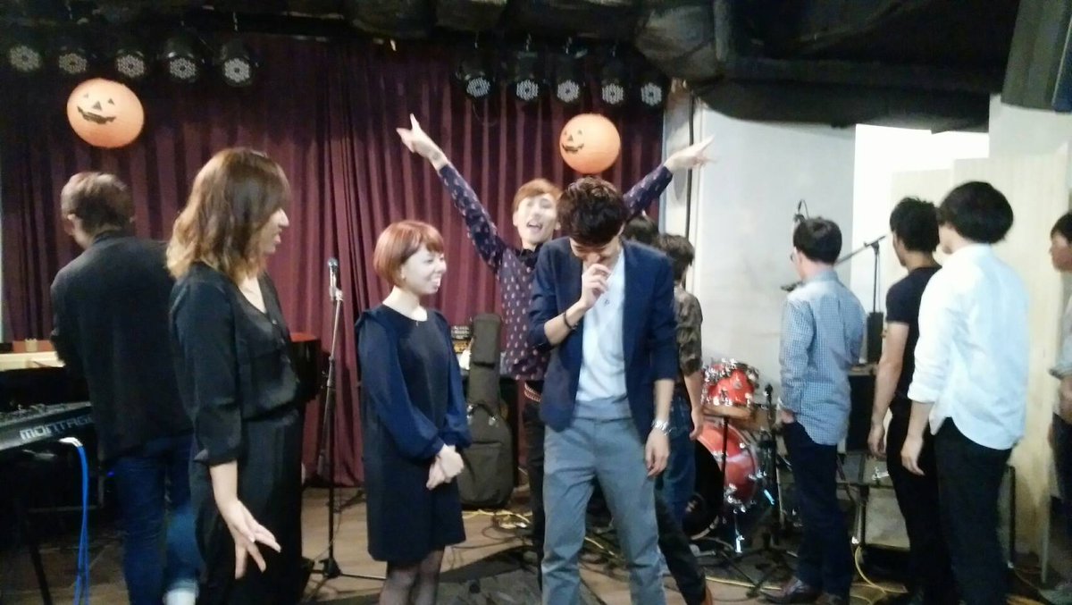 DirectionsNwe's tweet photo. ニューディレ企画。

+関西に刺す一筋の光(ジャスティス)たち+

���日、無事に終演しました！

出演していただいた方々、お店の方々、そしてなによりお越しくださった皆々様、本当にありがとうございました!!!

※宜しければ昨日の写真(ジャスティス)等送っていただけたら嬉しいです！ https://t.co/mfR1phppQB