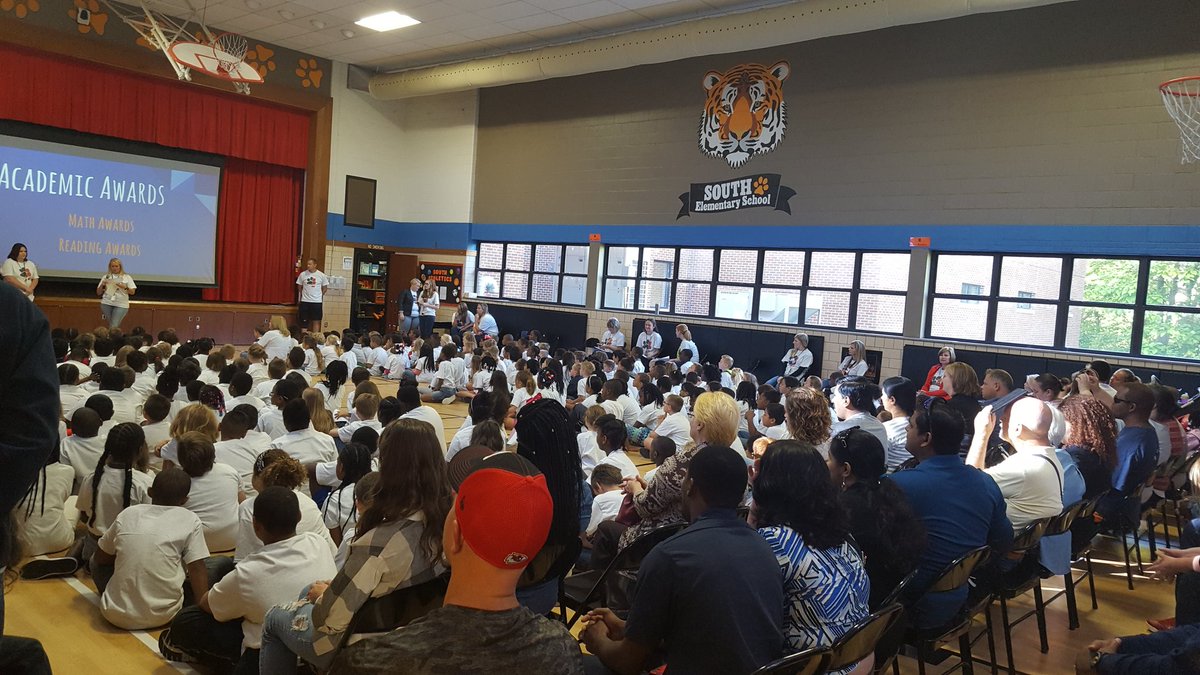 JCSouthSchool's tweet photo. We have a great turnout of proud supporters for our first awards assembly of the year.  Congrats to all of our award winners!  #jcshines https://t.co/KXjX7vfzq9