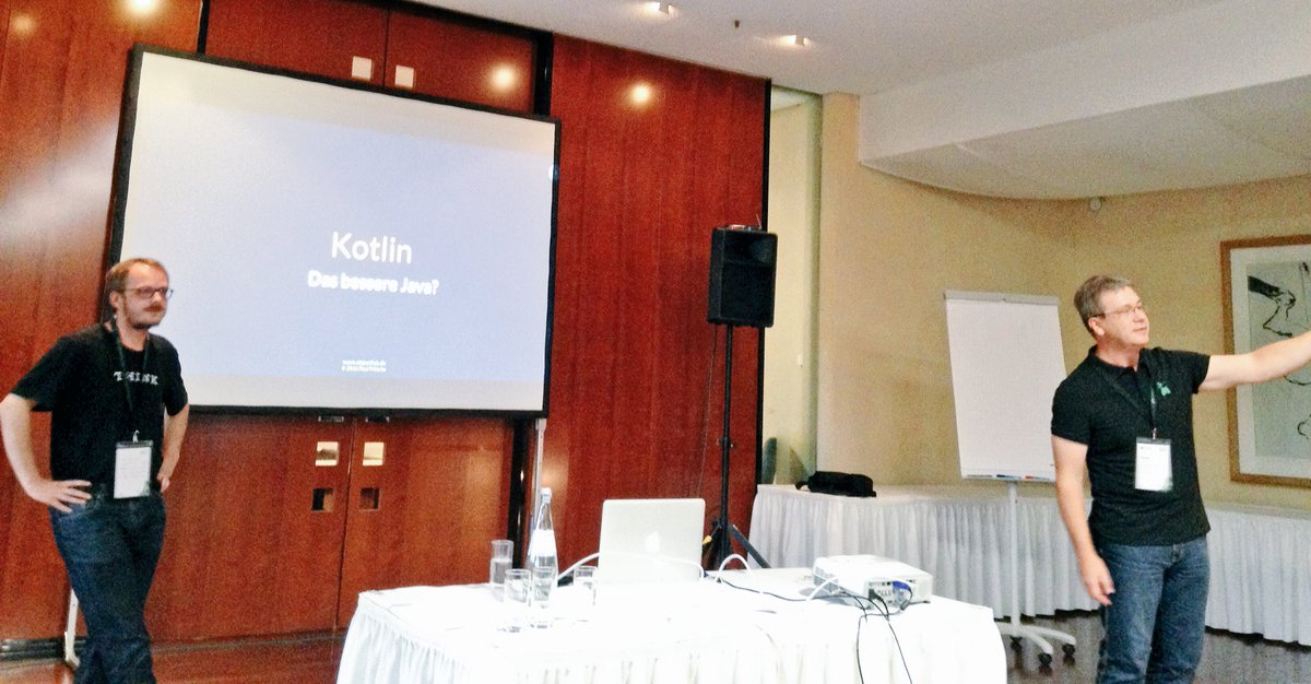 LAST SESSION of today: <a href="/synopia/">Paul Fritsche</a> shows the features of <a href="/kotlin/">Kotlin by JetBrains</a> at <a href="/jugsaxony/">JUG Saxony</a> day #JSD2016