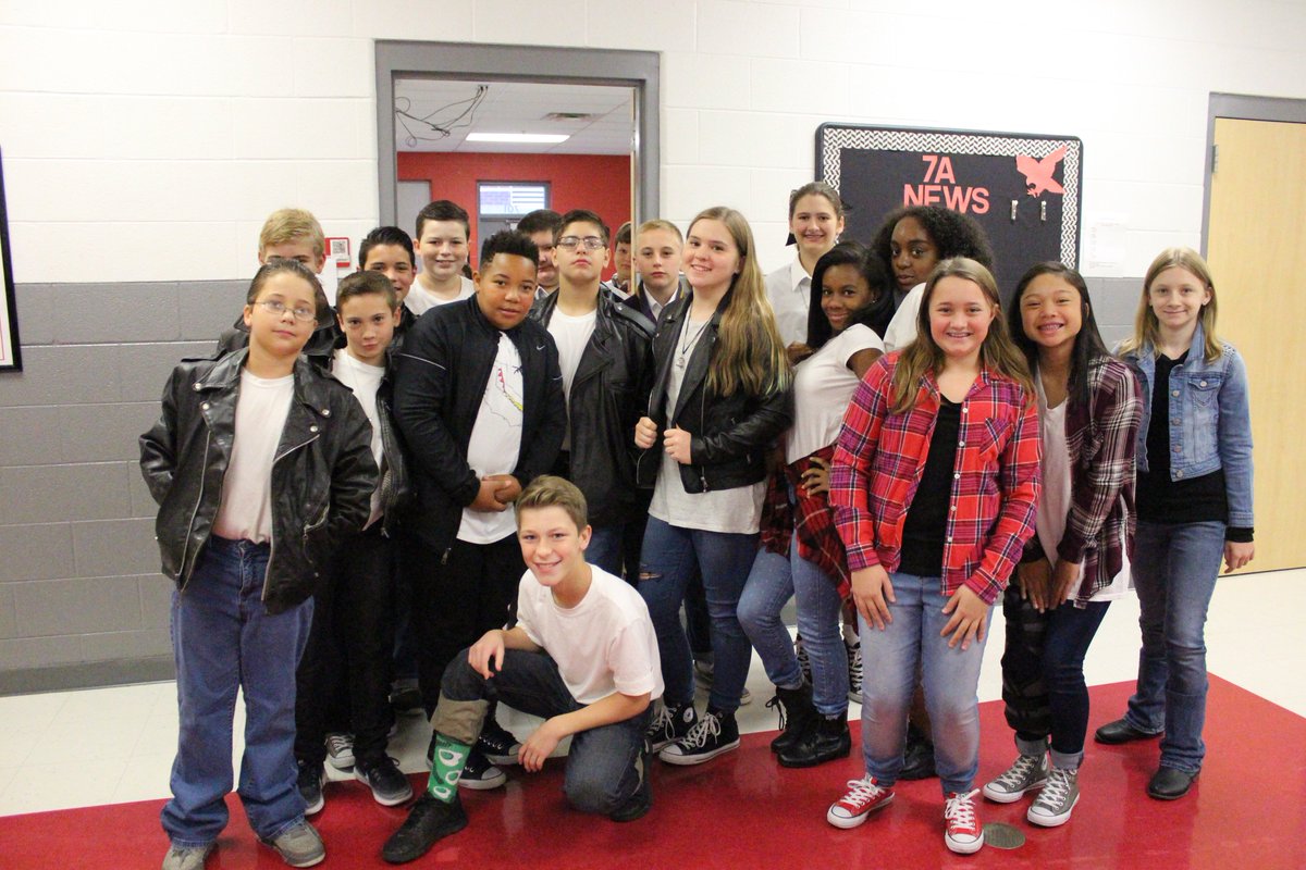 kburford702's tweet image. It's Outsiders day! The seventh graders went all out this year. #forjohnny #staygold @se4realhinton @OutsidersHouse