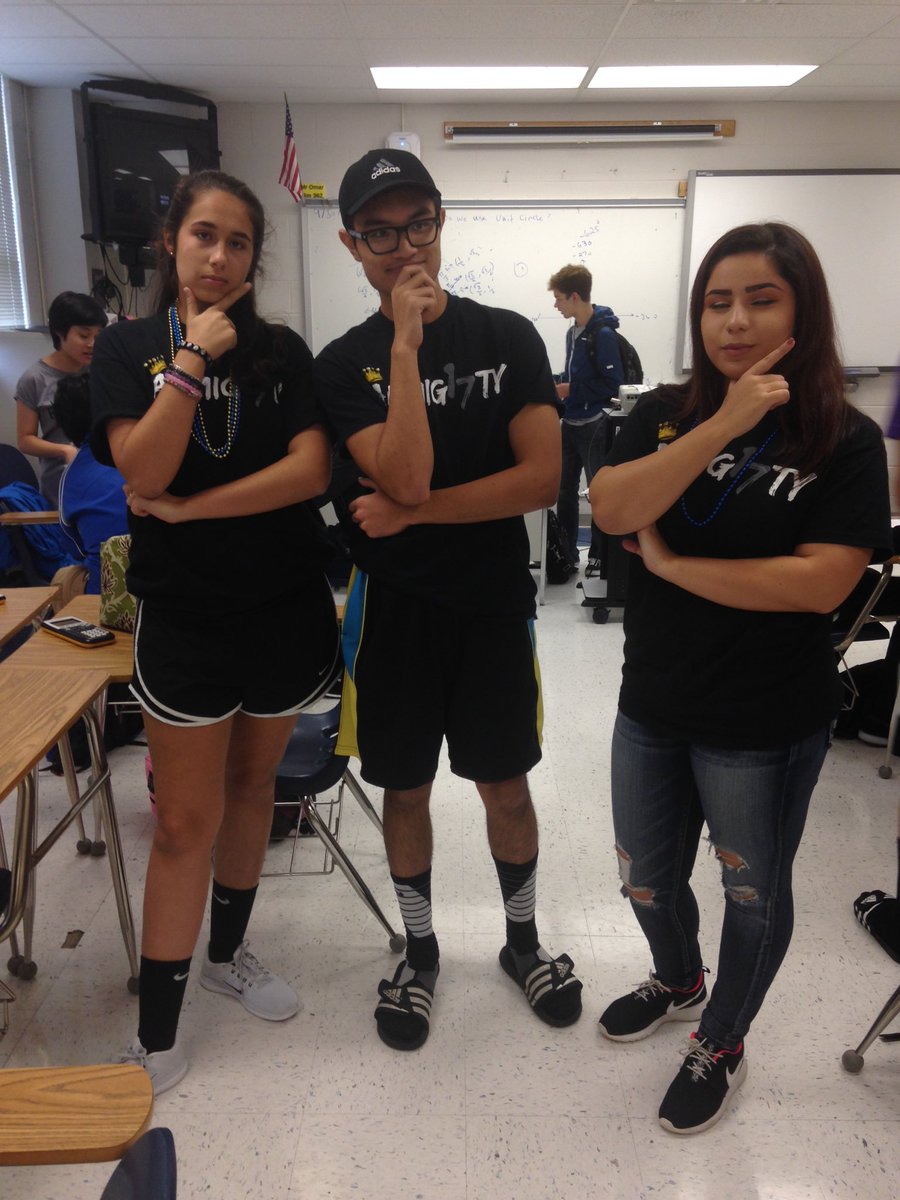 Camille8_'s tweet photo. #lancerspirit17 https://t.co/J9PgHxzTOO