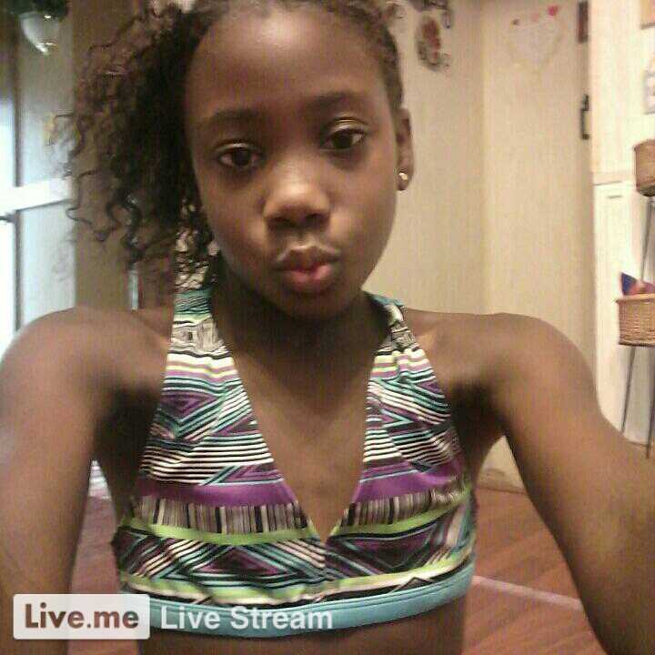 ✨😄#Makemesmile.Come chat with me #liveme #livemoment Jennya:  liveme.com/media/play/?vi…