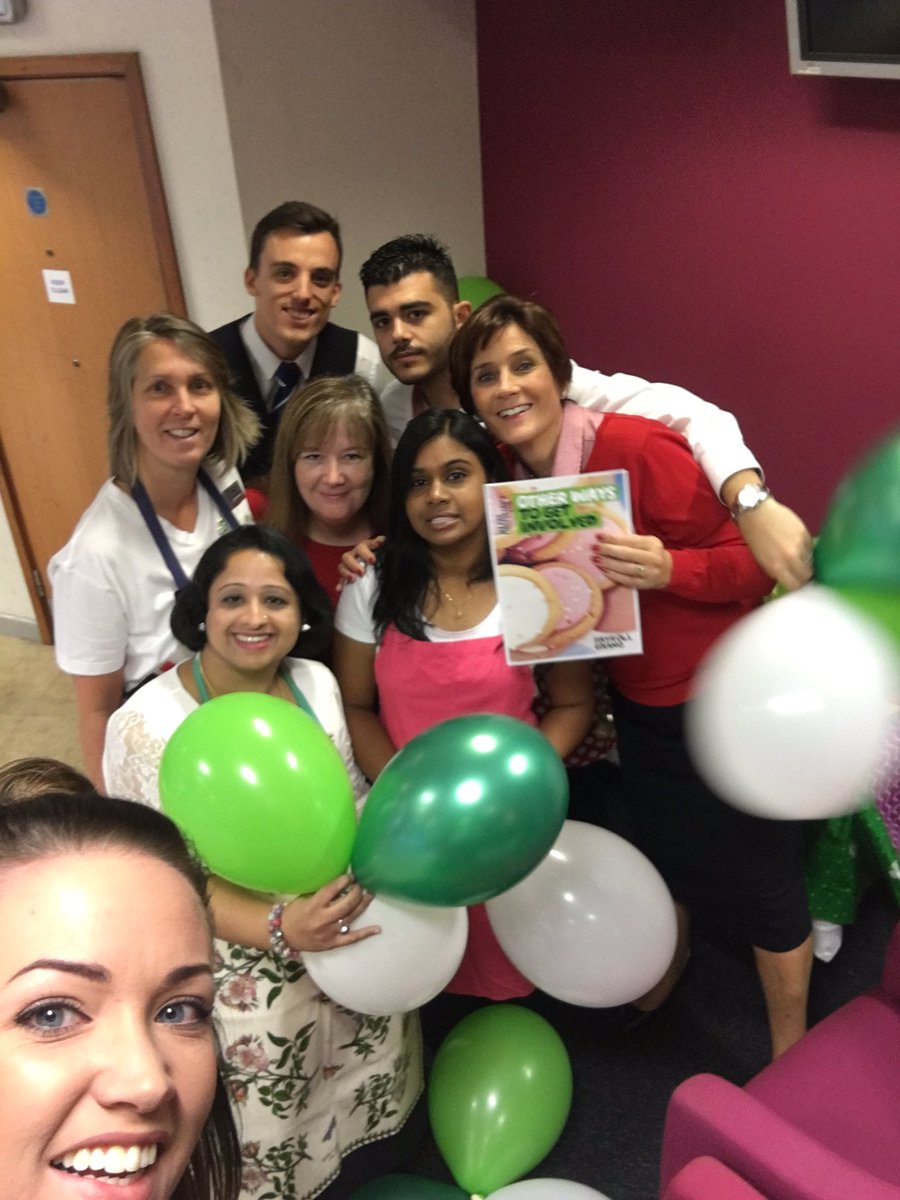 X4MYLX's tweet photo. Team Staines. All ready for our coffee morning #MacmillanCoffeeMorning @RBNSouth @HomeCountiesNBS https://t.co/jihX3O77ui