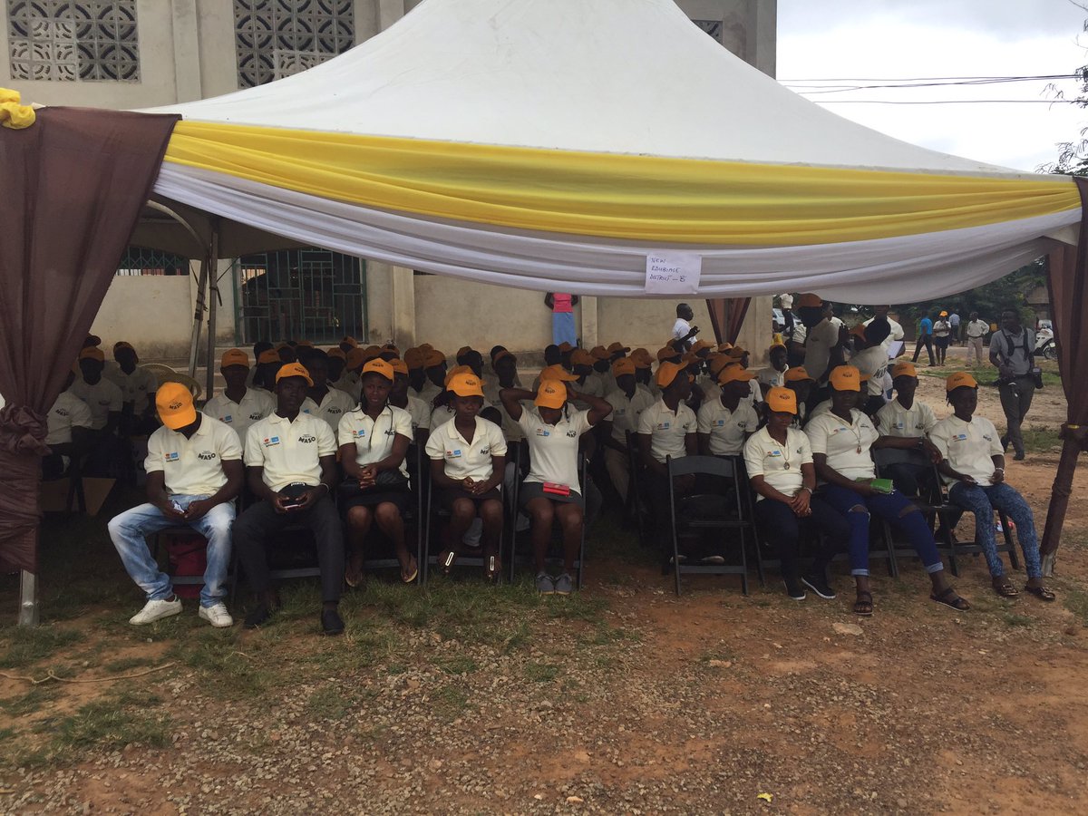 t_vanhelden's tweet photo. Launching #MASO Youth in Cocoa so much enthusiasm and energy! #CORIP @NLinGhana @Solidaridadnetw future of #sustainablecocoa https://t.co/sek1ftlIhV