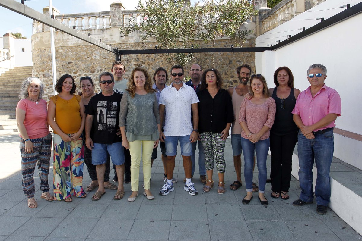 MargenesyVinc's tweet photo. Gracias a los partcipantes del Taller de fotografia digital en #Facinas 2 ed #GlocalThink #CampoGibraltar diverso https://t.co/AHJf9SSQ9z https://t.co/HrwnaCAP8F