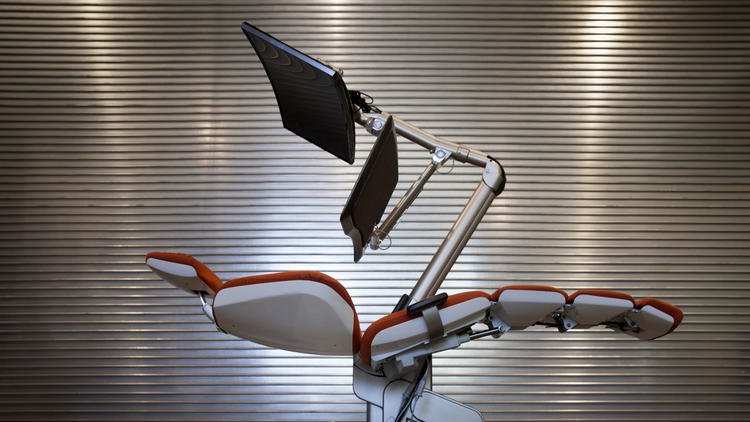 bored2tears's tweet photo. The tech world's new key to #productivity? A $5900 chair. https://t.co/B3KaKq4z4G #ergonomics #health https://t.co/xOm3IW64Bp