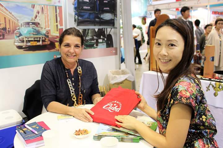 JunkoSuehiro's tweet photo. #JunkoSuehiro from #KamakuraFMLatinnight with #Commercial
Counselor from the #Embacy of #Cuba at #TourismExpoTokyo https://t.co/oKf1Xa4yPb