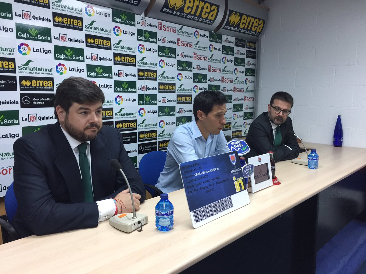 El  <a href="/cdnumancia/">CD Numancia</a> y <a href="/joveninsoria/">Joven In Soria</a> Caja Rural presentan su acuerdo de colaboración en la campaña de abonados de la temporada 16-17.