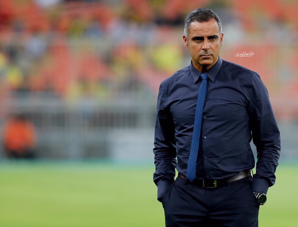 مصادر تؤكد إقالة مدرب #الاهلي قوميز من منصبه وعودة جروس للاهلي بعد رفضه عرض ⁧#الهلال⁩ .
