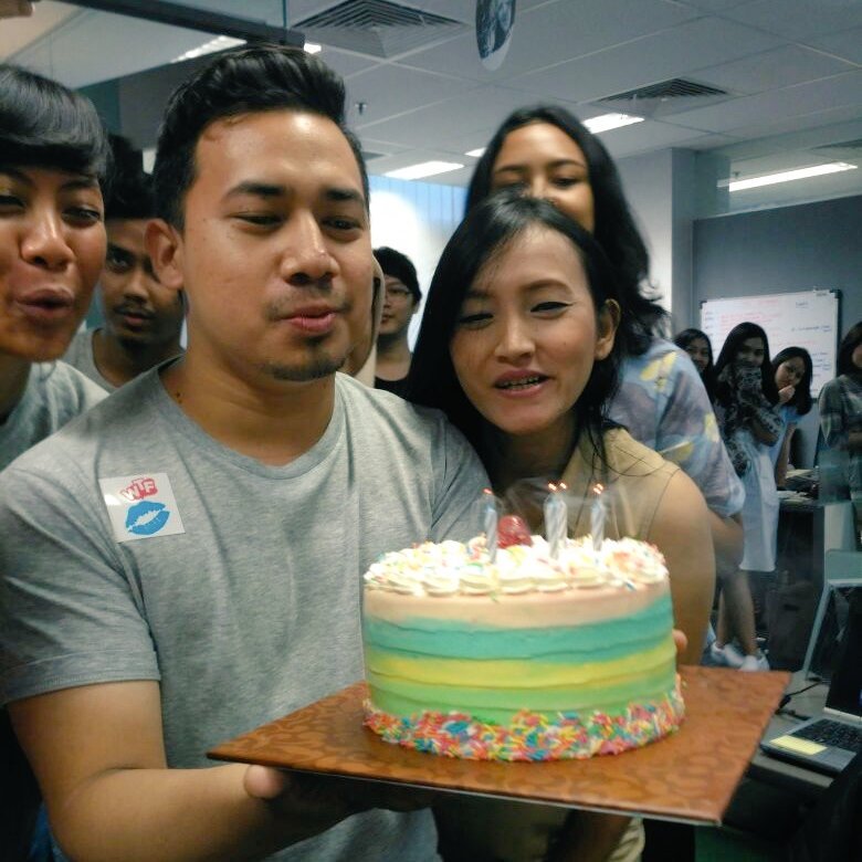 ZenoJakarta's tweet photo. Thank you @EdelmanID for the surprise. Happy #FoundersDay #Edelman64 and Zeno 4th anniversary. #fearless4 https://t.co/xWs2P8qKza