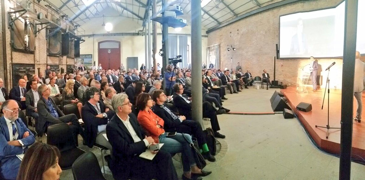 AngeloColombin1's tweet photo. Le nuove tecnologie possono portare #crescitasociale per la popolazione se #sostenibili. Da #Bottrighe per apertura nuovo impianto @Novamont https://t.co/bTyA23FS6Y