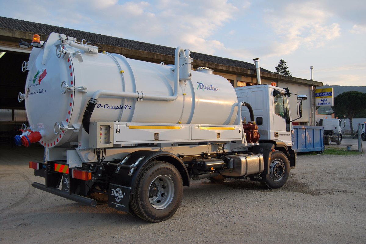 Dmixsrl's tweet photo. Vacuum truck #vacuumunit #ecologyequipment #bodybuilder #iraq #dmixsrl #thebestchoice #iraqbusiness #topquality #constructionequipments https://t.co/R0sOfLNQj0