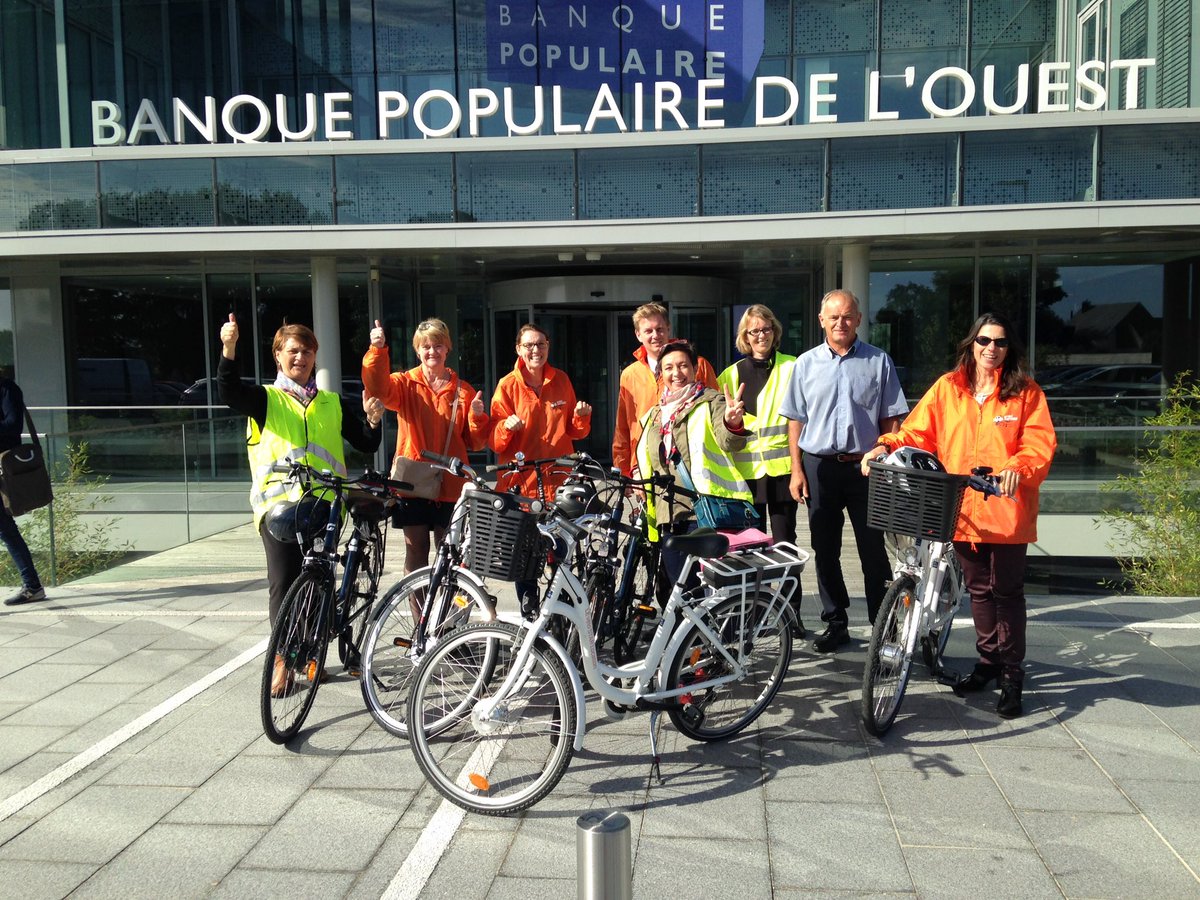 tatinou35's tweet photo. Photo souvenir en ce dernier jour @mobilacteurs devant la @BPOuest et toujours sous le soleil @metropolerennes Une belle aventure! https://t.co/HNOGbOmnG0