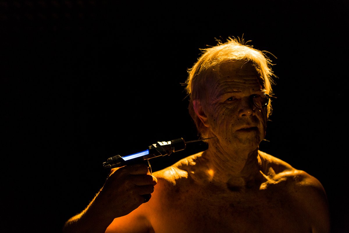 SkySharksMovie's tweet image. We hope to be able to keep the tension and the secret around Richter.
Guess how old he is. #flyingsoon #movie #film