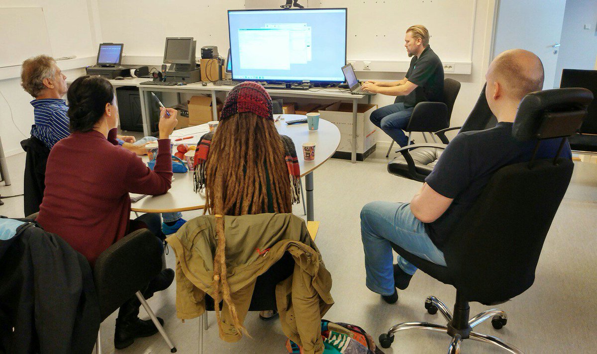 butikkdata's tweet photo. I dag har vi hatt workshop med en kunde hos oss i Bergen. Integrasjon mellom kasseprogram og nettbutikk fra #Digitroll var tema. #Apos https://t.co/fv7qKlnZSG