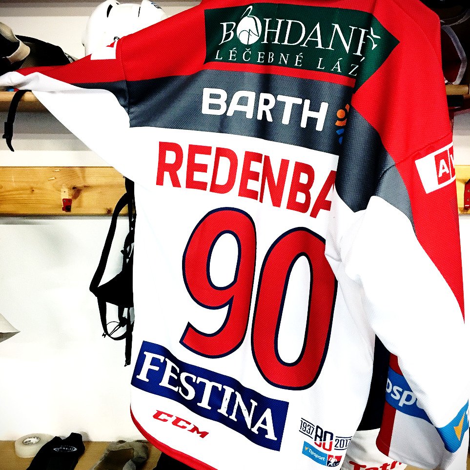 HCPCE's tweet photo. Jsme připraveni včetně našeho tříbodového borce z #CHMvPCE! Přijďte sledovat, jak bude TYLER #REDENBACH válet v centru 1. útoku! #PCEvKOM https://t.co/U1z99YF09r