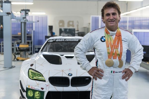 BMWItalia's tweet photo. Al @mugellocircuit tornerà a gareggiare in pista il grande @lxznr, per la prima volta al volante della BMW M6 GT3. https://t.co/NiQRhEMOEc https://t.co/6dYh2RVFQp