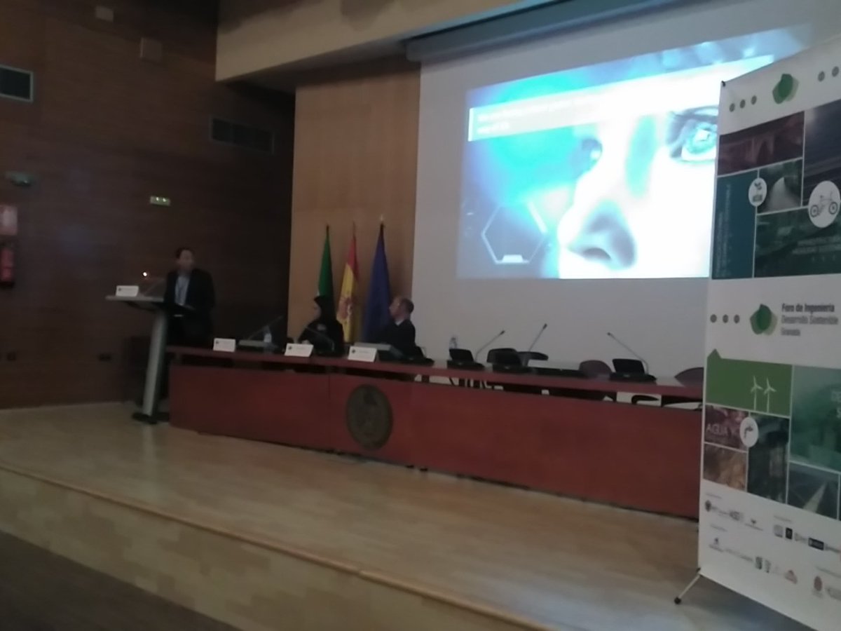 ESDForumGranada's tweet photo. José María Bolufer nos da las claves para la #innovaciónsostenible y de #responsabilidadsocial de @FTelefonicaCo en #ESDForum2016 https://t.co/IXL7BbgFI5