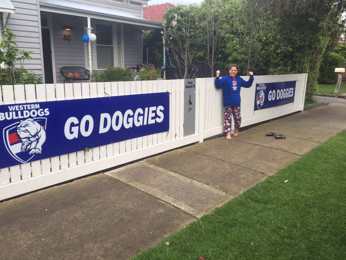 suestone001's tweet photo. Win, lose or Draw, @westernbulldogs you have galvanized 24m people for a great news story. #bemorebulldog 🔴⚪️🔵 https://t.co/d8GPLwFfvv