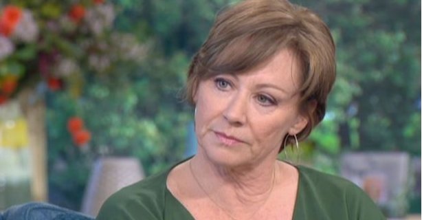 MirrorTV's tweet photo. #EastEnders' star Lindsey Coulson talks leaving Carol Jackson behind for ITV's detective drama #TheLevel https://t.co/1LAgXGdqd5 https://t.co/SZ0h6Zm4ET