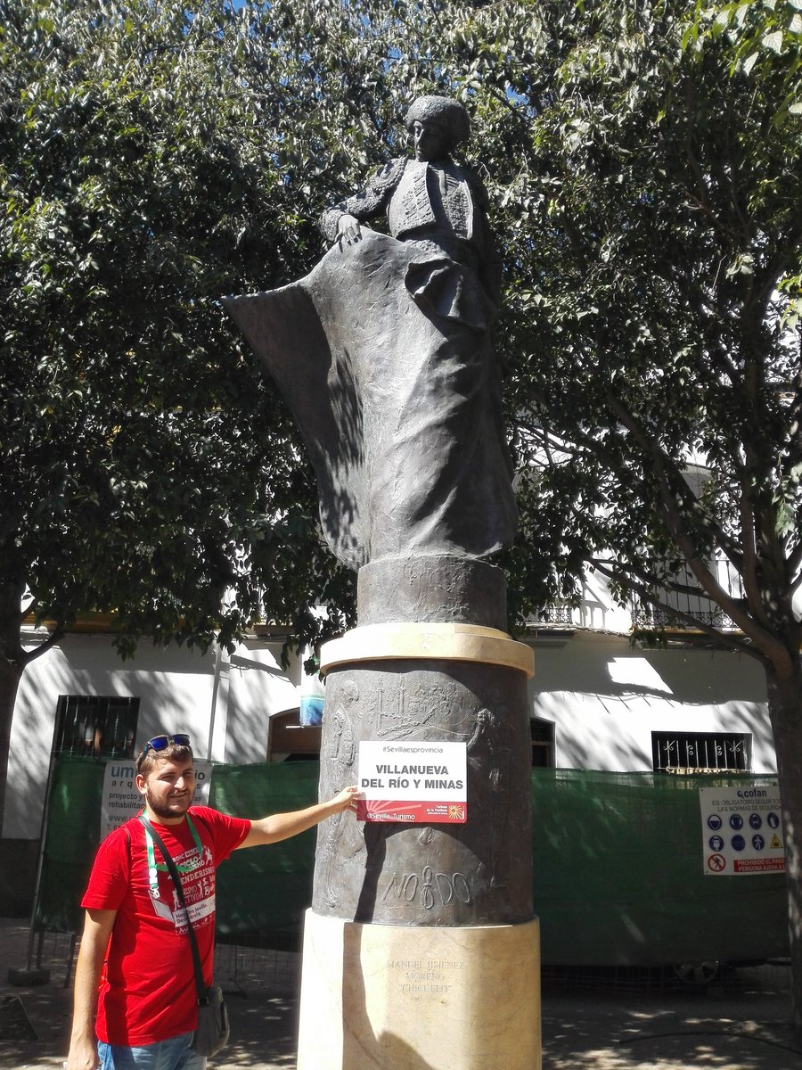 Yulian_Moreno's tweet photo. Alberto Germán Franco nos dejo la escultura al torero Chicuelo #Sevillaesprovincia @Sevilla_Turismo https://t.co/8Rpq6Mb7hl