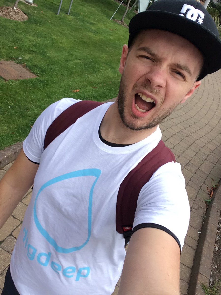 HTWarrell's tweet photo. Ever thought of climbing Kilimanjaro? See the shirt, ask me about it! #chesteruni #CSUfreshersweek #digdeep https://t.co/xxVRqDCXDi