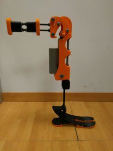 lahoramaker's tweet photo. Drakkar es un prototipo de una prótesis de pierna robótica #opensource. @davidsanfal nos explica cómo funciona!  https://t.co/j77Q8ddIud https://t.co/rkrCrWkuLb
