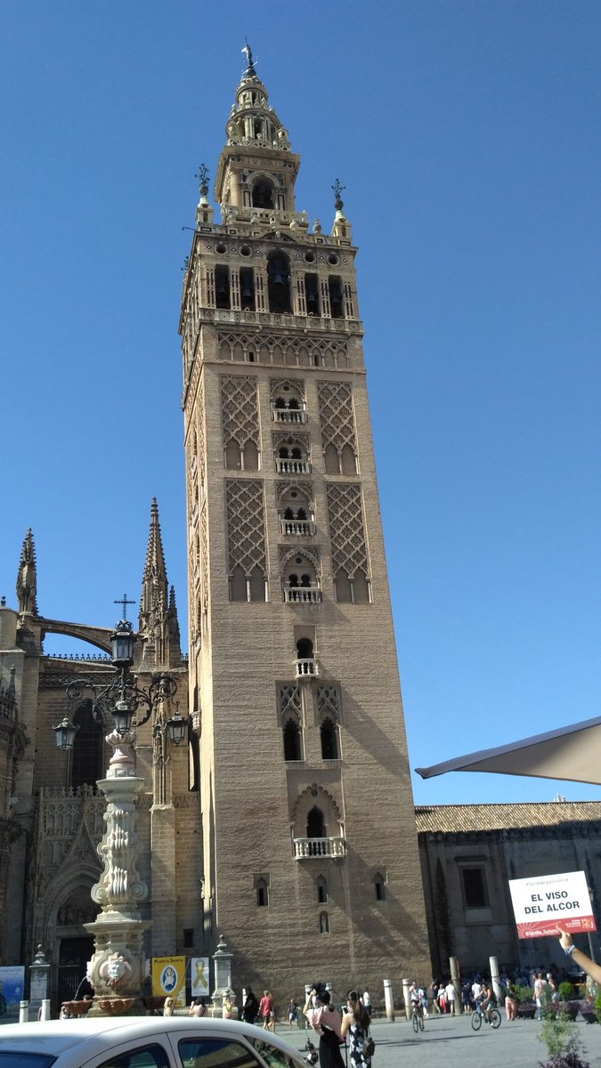 ElVisoDelAlcor_'s tweet photo. ¡Nos han felicitado por las palmeras de huevo! #Sevillaesprovincia @Sevilla_Turismo https://t.co/V0Dg8gl9Jc