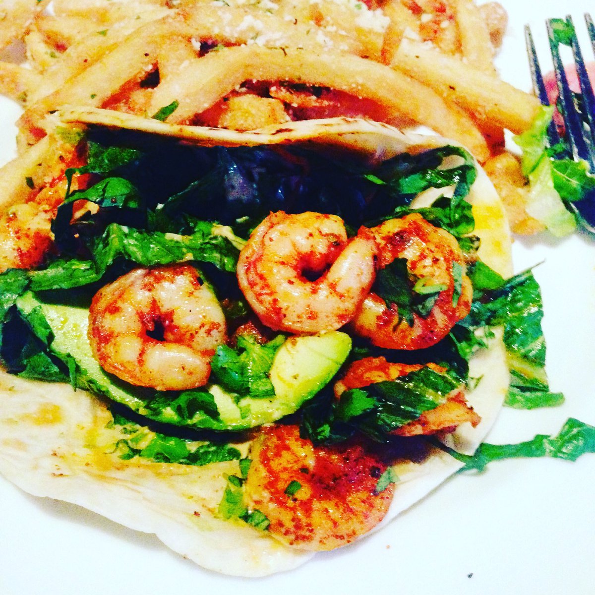 allysonb_com's tweet photo. Love this shrimp taco and truffle fries @MarlowsTavern #shrimptaco #marlowstavern https://t.co/n1gMdaqHbA