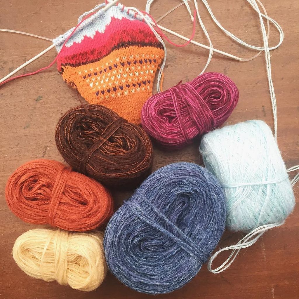 AUshopUK's tweet photo. Rolled up some colours. Gonna play #fairislefriday for a little bit. 😍 // #aucustomermakes… https://t.co/dqa3zUpZBa https://t.co/4f2wnMUJ84