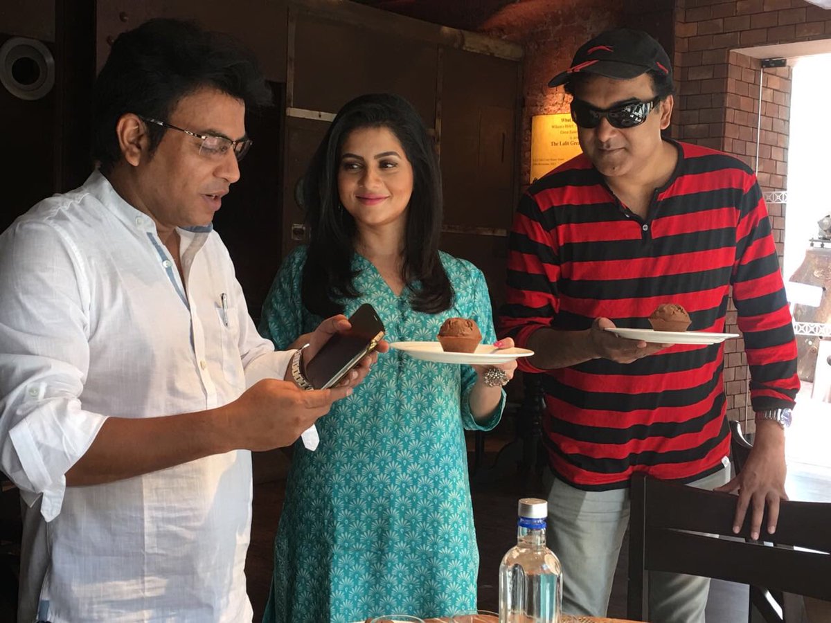 GreenTouch (@greentouchent) on Twitter photo 'Pujor Chande, Mato Anande'
#Mahalaya promotion of <a href="/mukherjeeneel1/">sujan mukherjee</a> 's debut film #Chocolate
<a href="/DollarBigboss/">Dollar Global</a> 'Pujor Chande, Mato Anande'
#Mahalaya promotion of <a href="/mukherjeeneel1/">sujan mukherjee</a> 's debut film #Chocolate
<a href="/DollarBigboss/">Dollar Global</a>