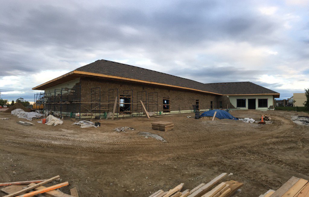 InsideOutRenos's tweet image. Back wall is coming along! Natural stone looks fantastic! Happy Friday from our @NUDURAICF build! #icfbuilder #icf