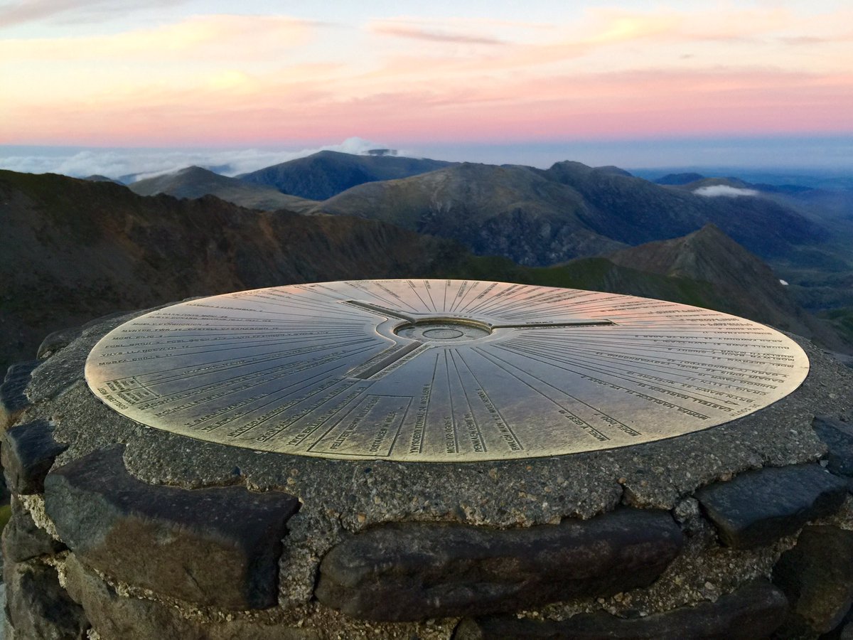 ExplSnowdonia's tweet photo. RT if you've made it to #snowdons summit!
credit: @jasonrawles https://t.co/8TH2kri18P