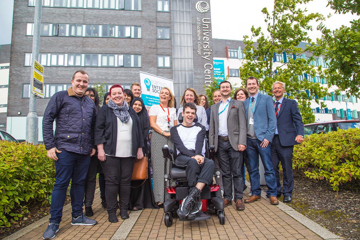 bbcolBusiness's tweet image. Students at @bbcollege sign up for @youngenterprise  to set up and run their own business. Great talk from Dawood Fard and Andrew Firr! 

.