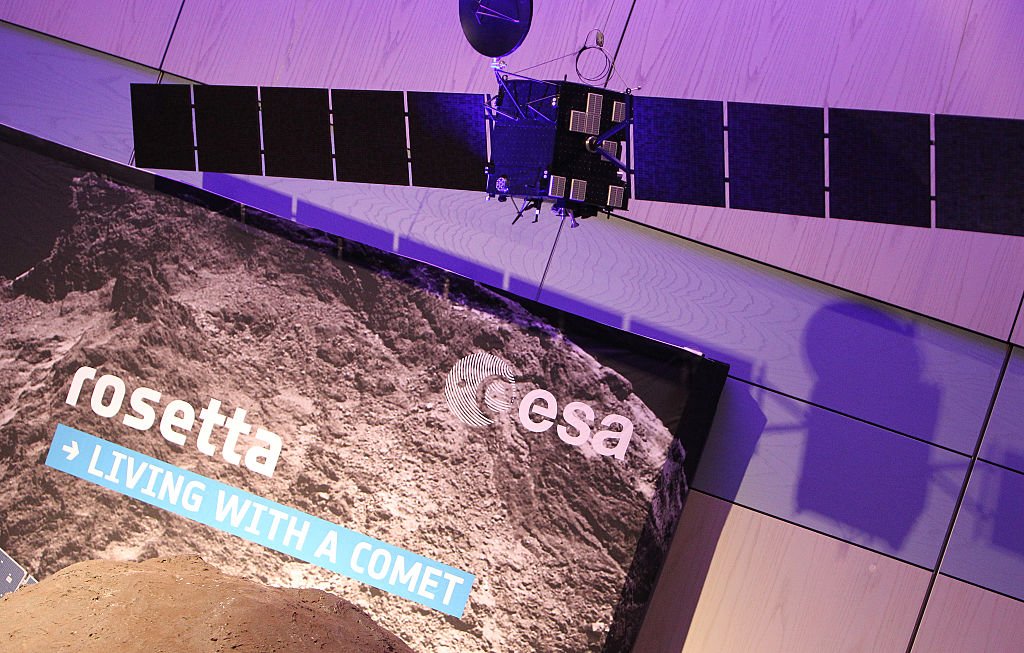 InfoENERougeShe's tweet photo. Ultime mission réussie pour la sonde Rosetta https://t.co/q5WUWWzubi https://t.co/ivsSuTPbQl