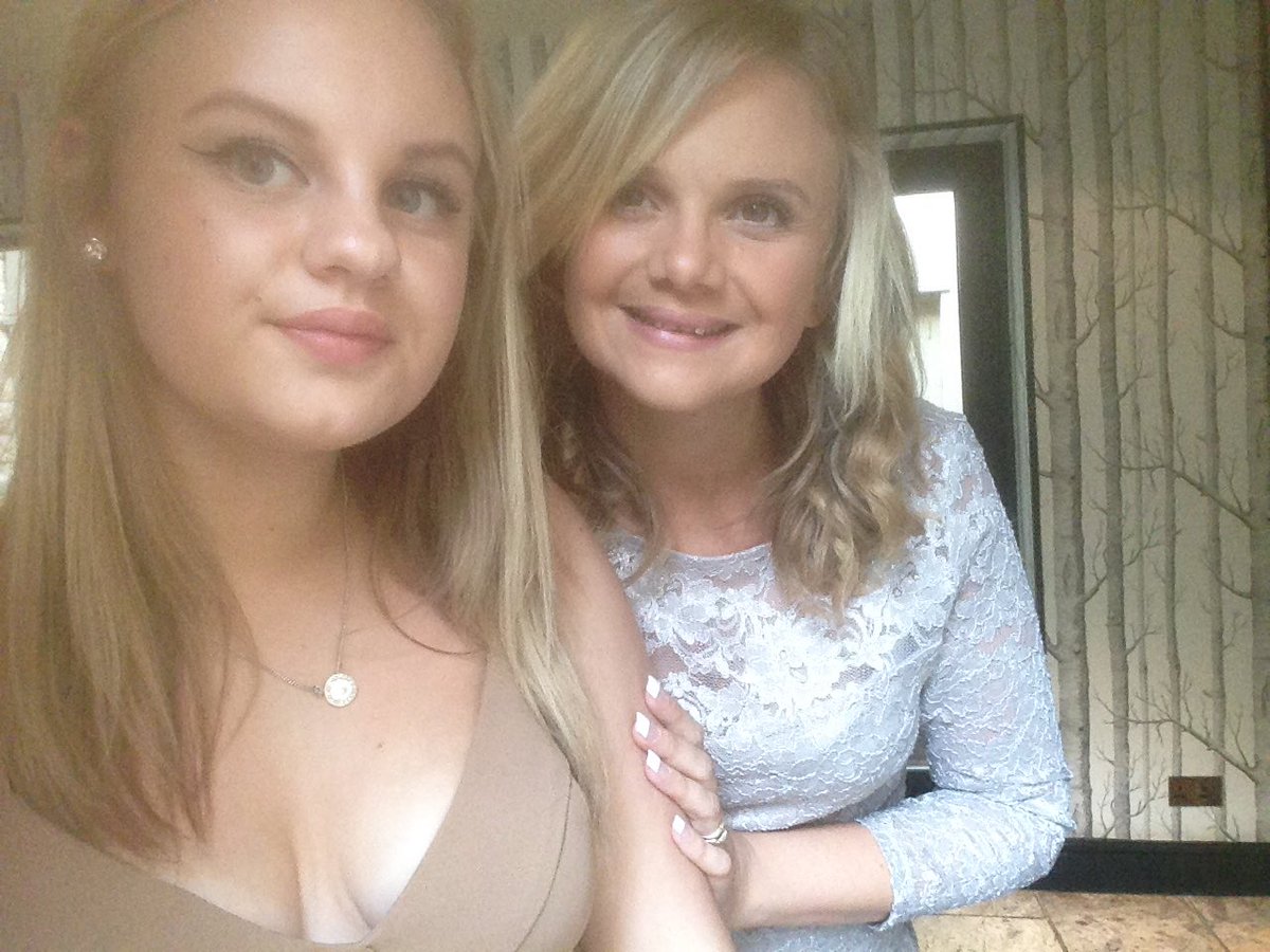 Michell92888807's tweet photo. Me with my beautiful eldest 💞 https://t.co/xzsYZFR2Bq