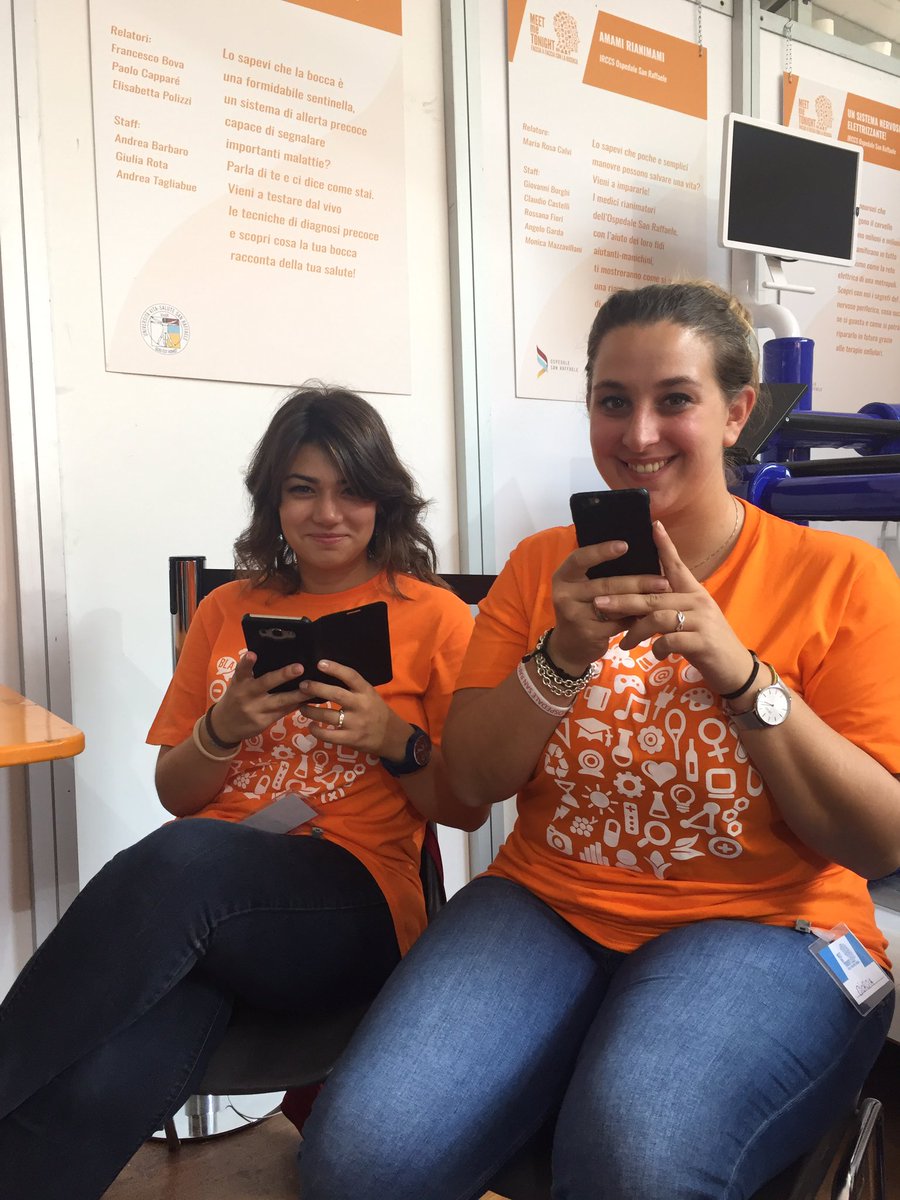 SanRaffaeleMI's tweet photo. Segui il live twitting di #MMT16 con le nostre ragazze di @MyUniSR ! Il pomeriggio sarà ricco di sorprese tutte dedicate alla scienza! https://t.co/eYIuvcLlps