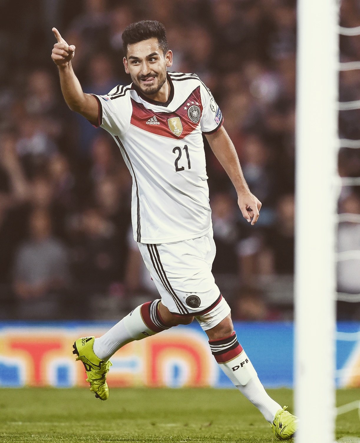 Ilkay Gundogan Back In The Dfb Team Stepbystep Veryhappy Neverlosefocus Roadtorussia T Co Htd7zvp3ma Twitter